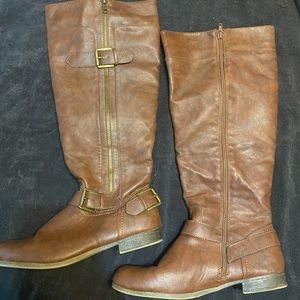 Brown boots